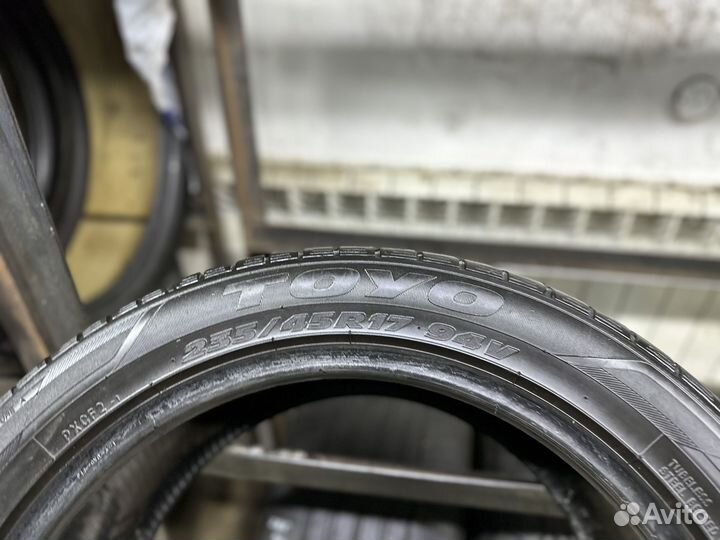 Toyo Proxes CF2 235/45 R17 94V