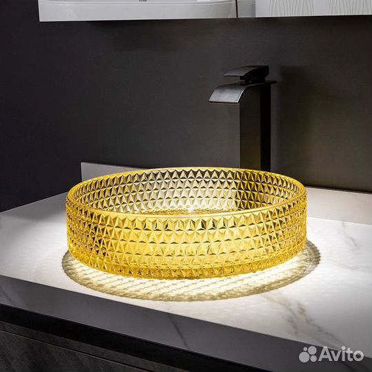 Желтая раковина в ванную стеклянная накладная