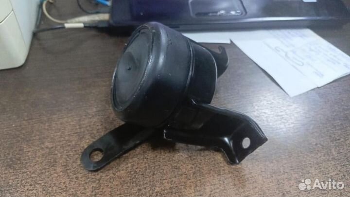 Подушка двигателя toyota