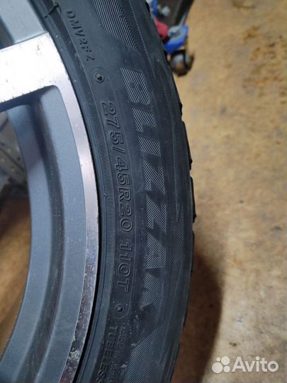 Bridgestone Blizzak DM-V2 275/45 R20 110T