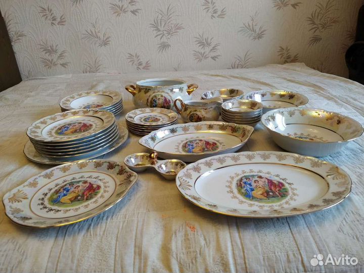 Тарелки Мадонна Чехия совр, новый по частям