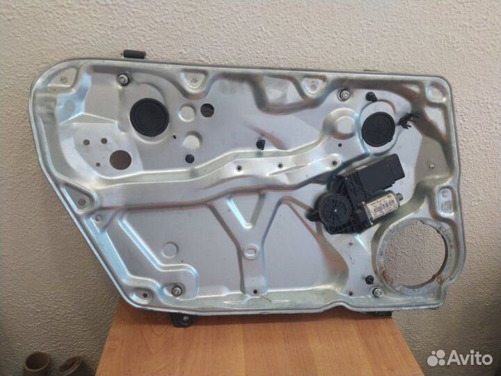 Стеклоподъемник электрический двери передний левый