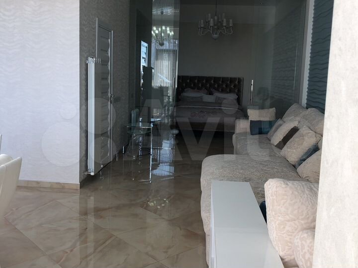 2-к. квартира, 65 м², 1/9 эт.