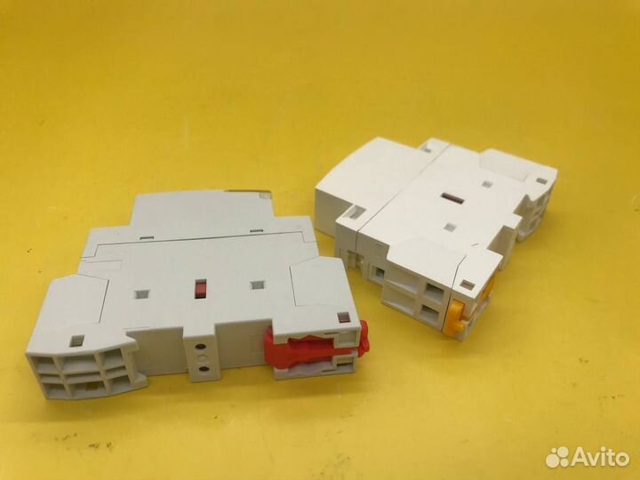 21839 Бытовой контактор geya с ручным управлением