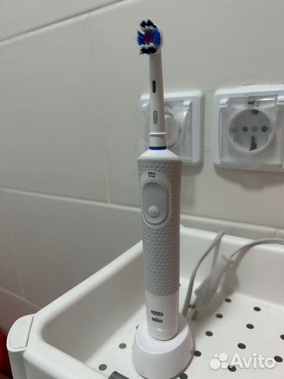 Зубная щетка oral b