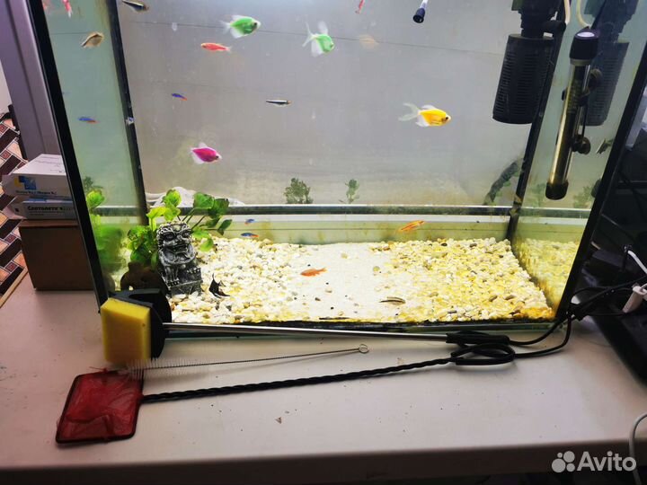 Аквариум с рыбками 108л