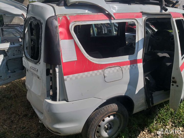 LADA largus в разборе