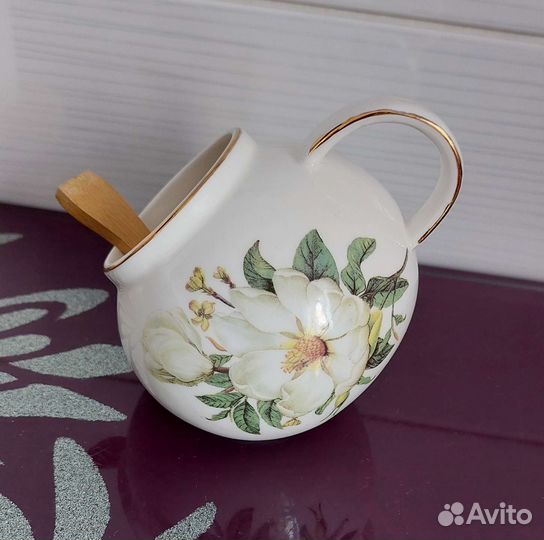 Соусник с деревянной ложкой