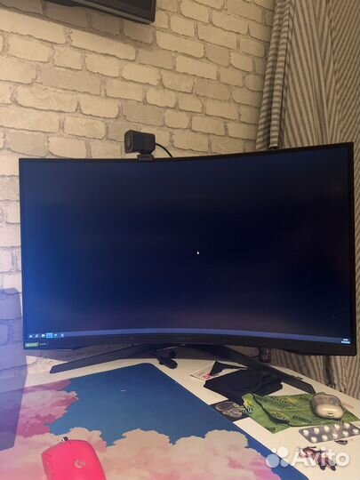 Монитор Samsung Odyssey G7 LC32G7XT