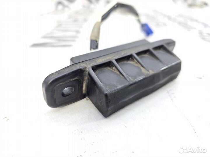 Кнопка открывания багажника Toyota Highlander 2 40