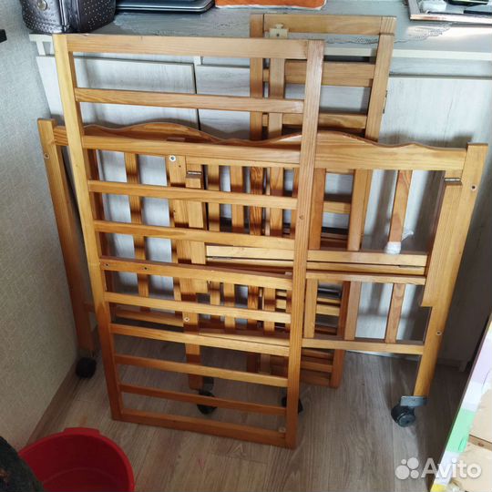 Детская кроватка