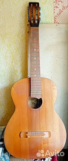 Акустическая гитара