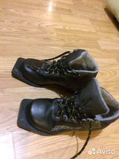 Лыжные ботинки