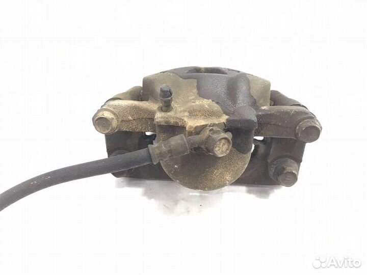 Суппорт передний левый Toyota Windom