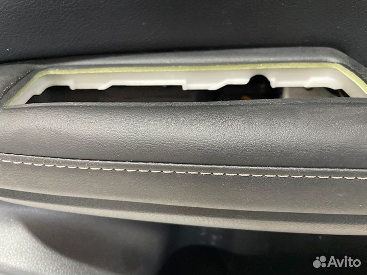 Обшивка двери передняя правая.1 Lexus Rx F-Sport