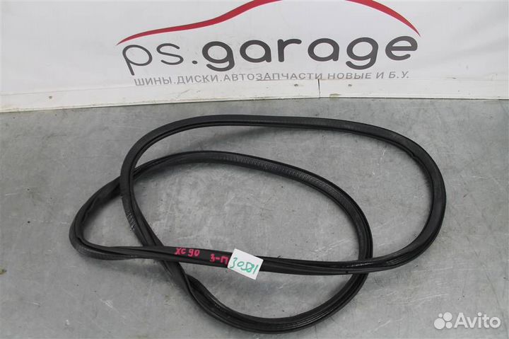 Уплотнитель кузова задней правой двери Volvo XC9