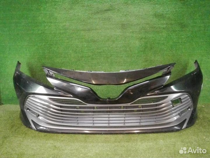 Бампер передний Toyota Camry