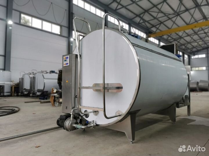 Танк молочный,охладитель молока 6000л закрытый