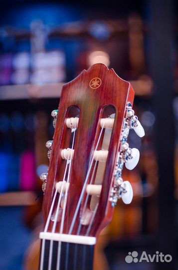 Yamaha CG142S классическая гитара