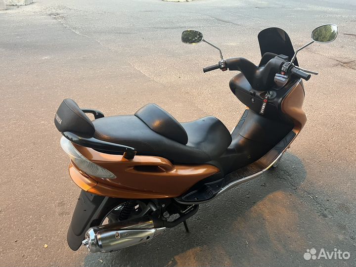 Максискутер Yamaha Majesty 125
