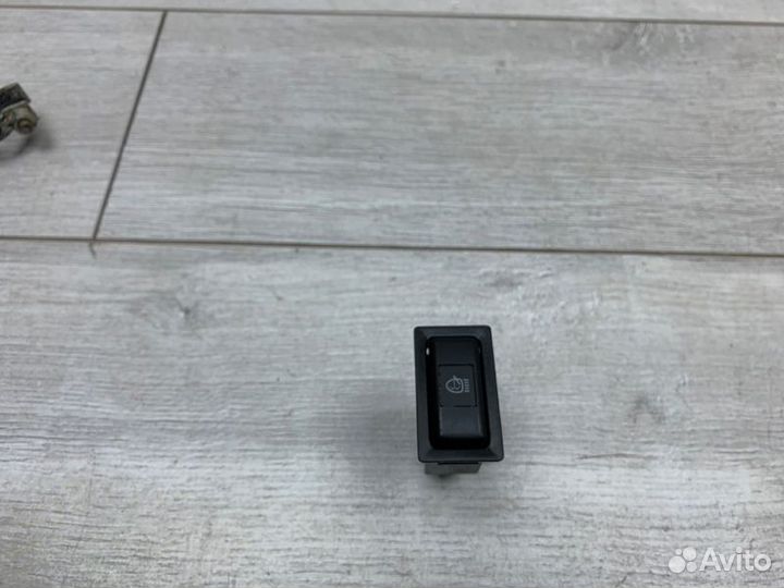 Кнопка омывателя фар Toyota Avensis универсал