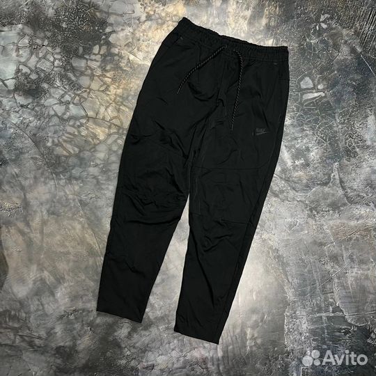 Штаны Nike Sportswear Tech Essentials