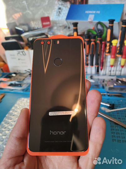 Оригинальная крышка Honor 8