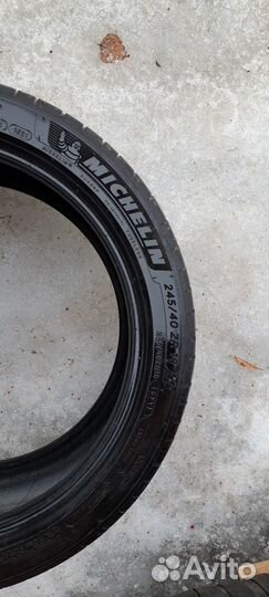 Michelin Pilot Sport 4 245/40 R18 97Y