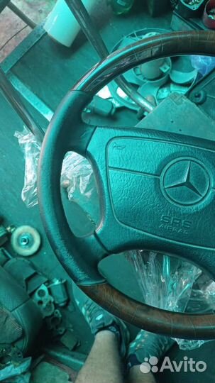 W124 Руль Дерево Орех Мерседес 140