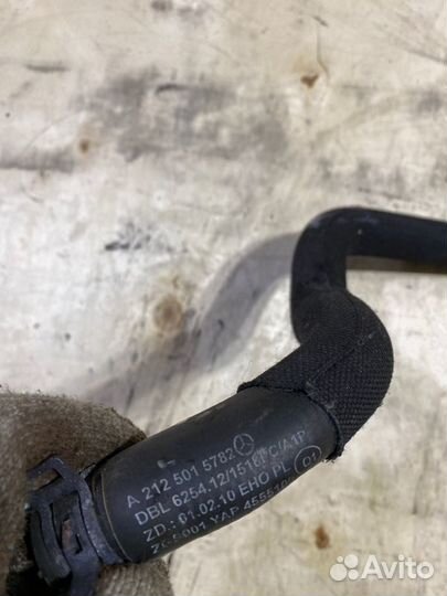 Патрубок системы охлаждения Mercedes-Benz E-Class