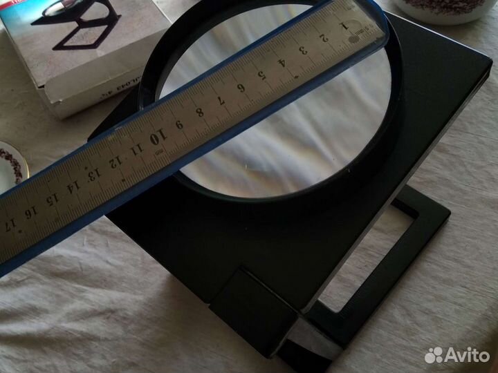 Увеличительное стекло