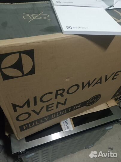 Микроволновая печь Electrolux. Гарантия 6 месяцев