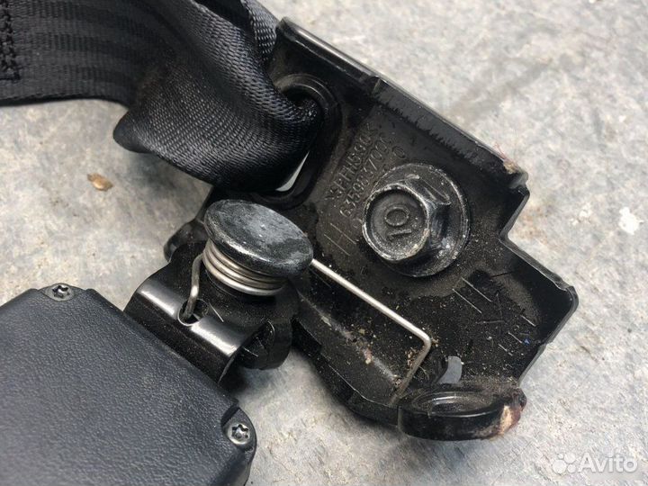 Защелки ремня задние левые Kia Stinger