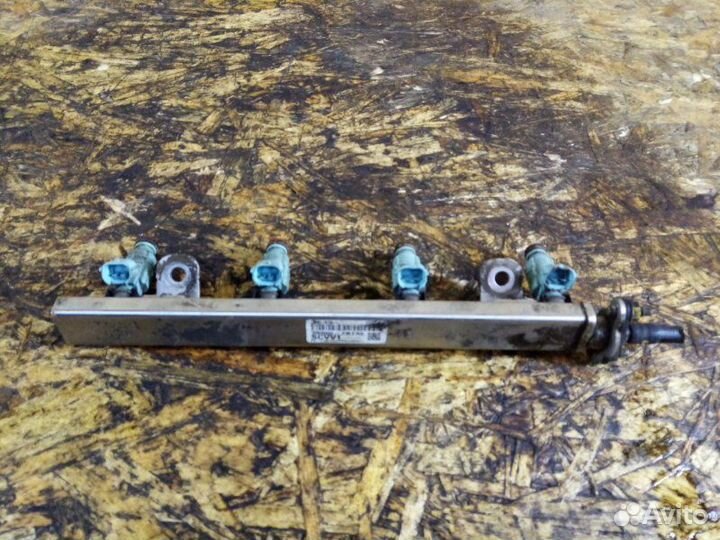 Рампа топлевная Hyundai Solaris седан G4FC 2015