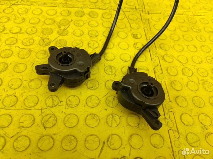 Моторчики заслонок отопителя Mercedes-Benz W140