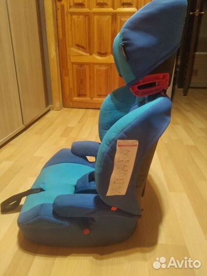 Автомобильное кресло