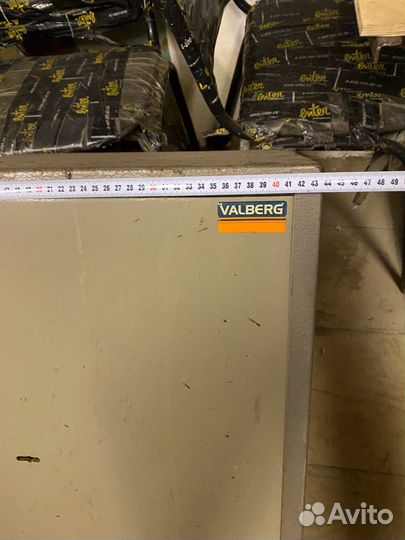 Сейф металлический