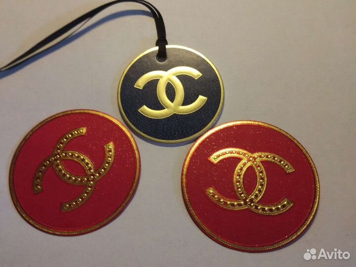 Chanel Подвеска и стикеры