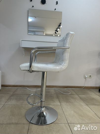 Стул визажиста бу