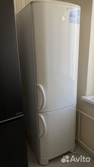 Холодильник бу Electrolux