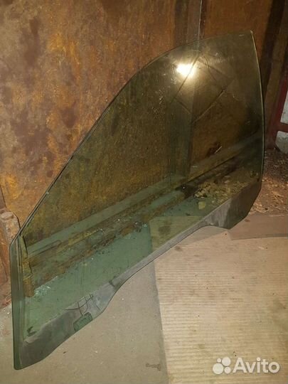 Боковое стекло bmw e39