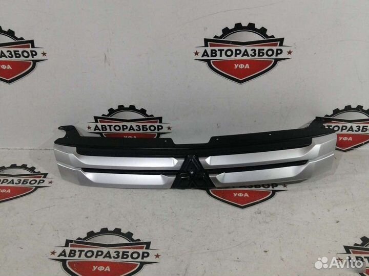 Решетка радиатора Mitsubishi Outlander 3