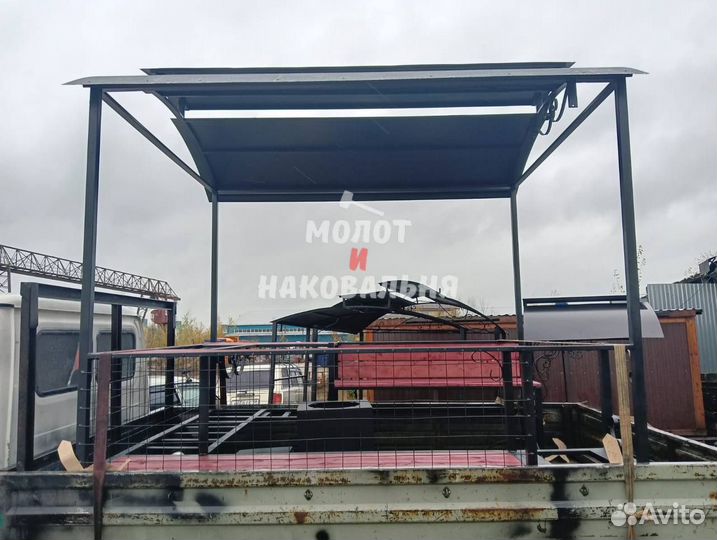 Мангал с крышей