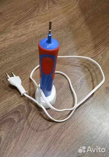 Зубная счетка электрическая braun