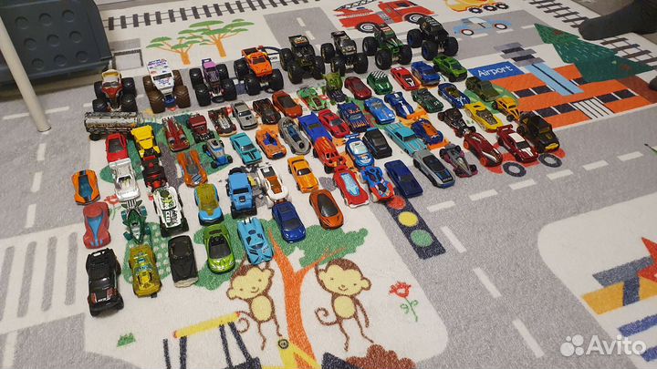 Hot wheels машинки