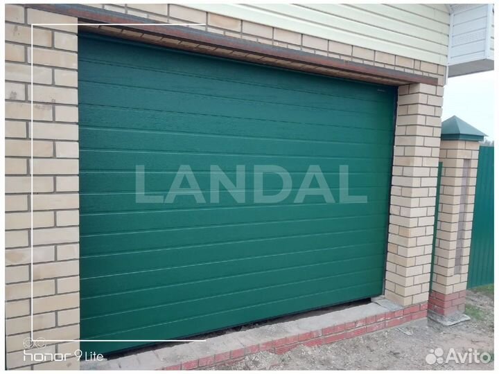 Секционные ворота