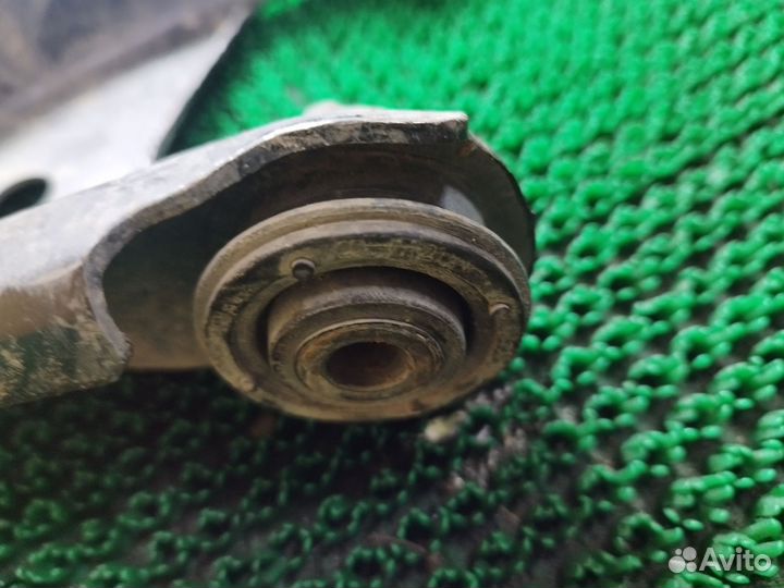 Рычаг правый лада ларгус