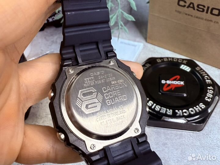 Часы Casio G-Shock GA-2100 / черно-белые