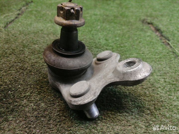 Шаровая опора передняя Toyota Corolla ZRE210 1ZR
