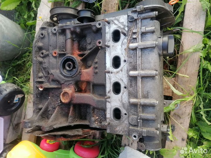 Двигатель golf 4 1,6 AUS по запчастям